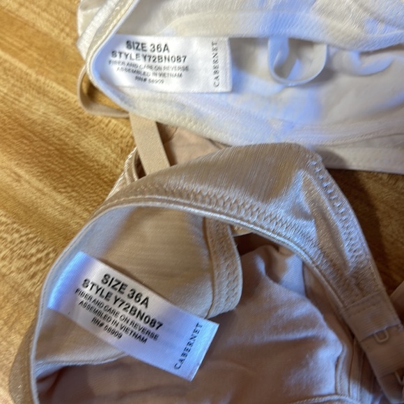 Cabernet bras. Size 36A - Picture 3 of 4